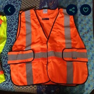 High visibility vests/construction vests